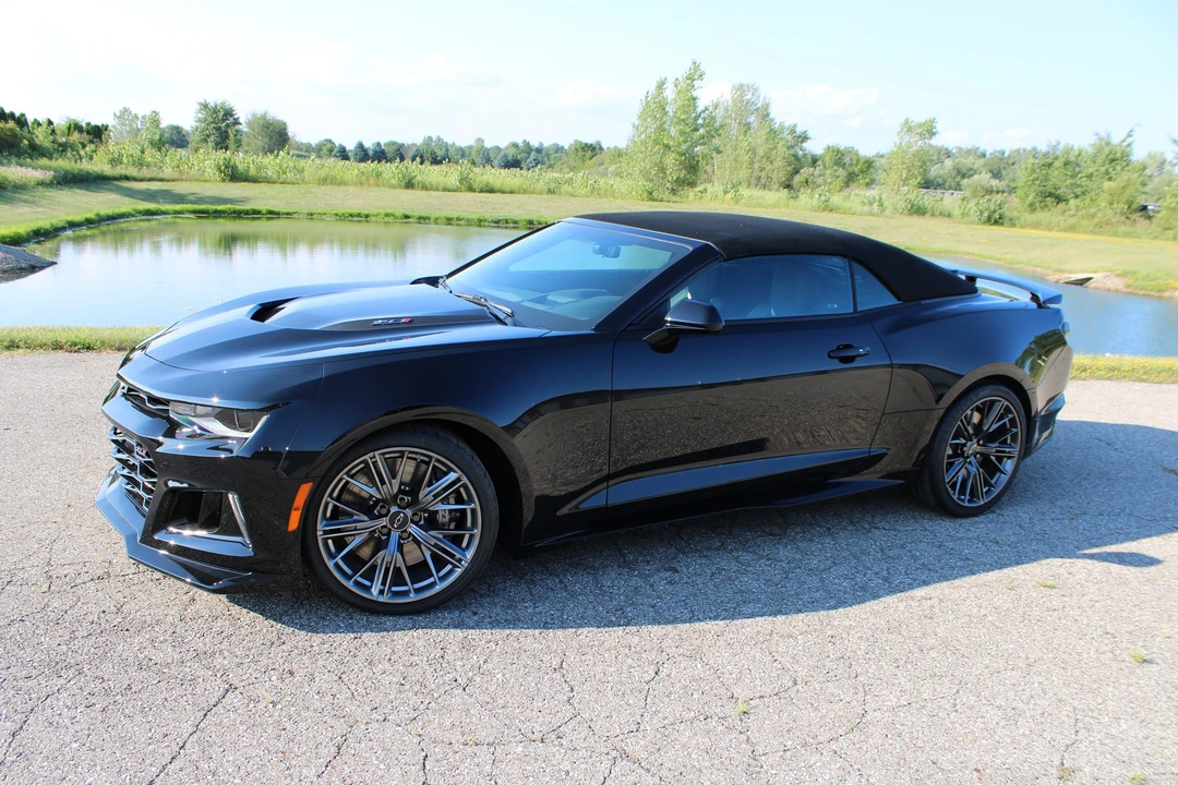 2023 Chevrolet Camaro ZL1 6th Gen - Image 8 of 31