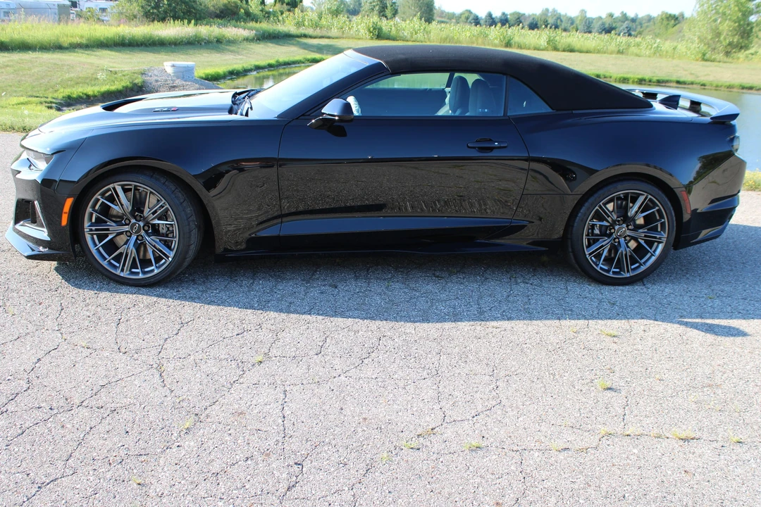 2023 Chevrolet Camaro ZL1 6th Gen - Image 18 of 31