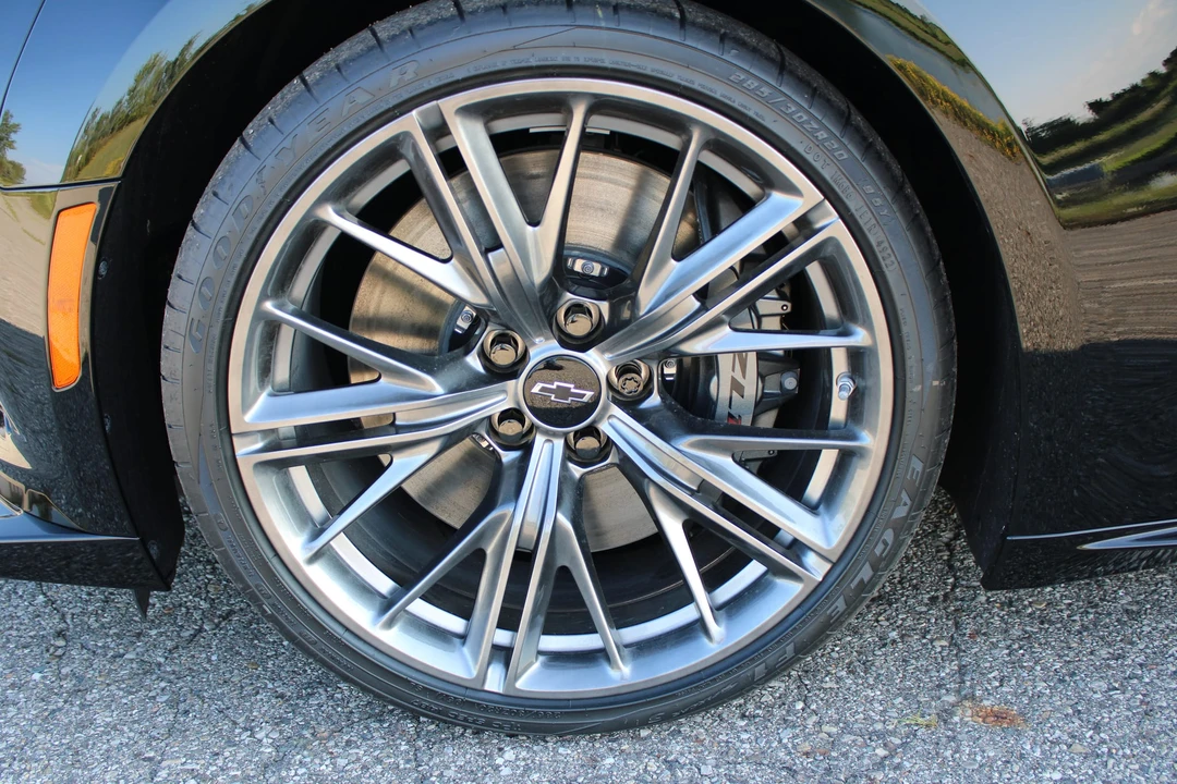 2023 Chevrolet Camaro ZL1 6th Gen - Image 26 of 31