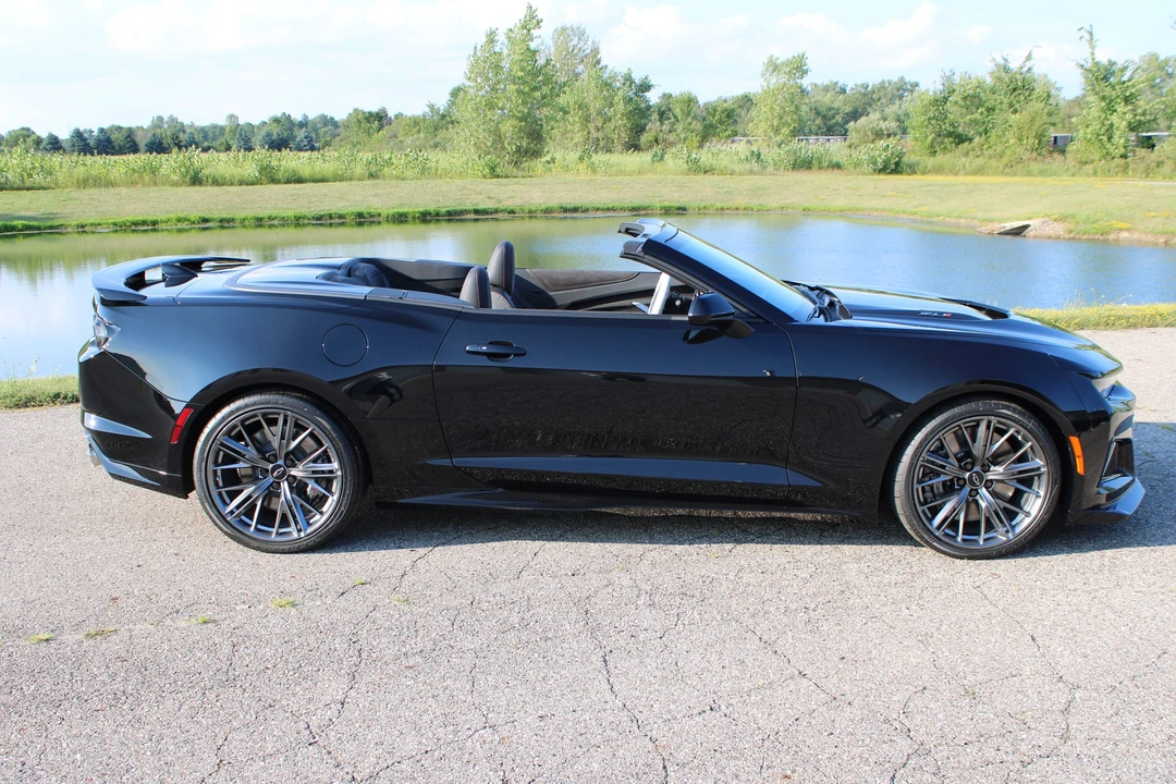2023 Chevrolet Camaro ZL1 6th Gen - Image 6 of 31
