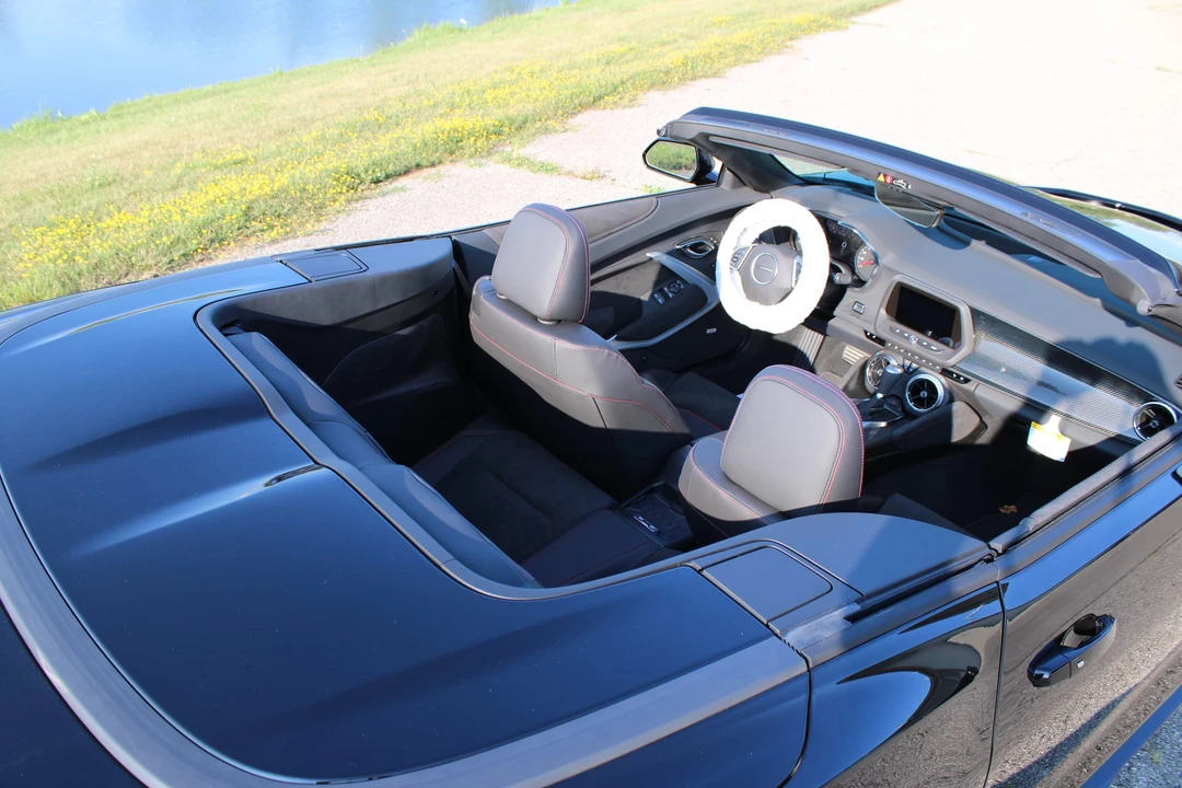 2023 Chevrolet Camaro ZL1 6th Gen - Image 24 of 31