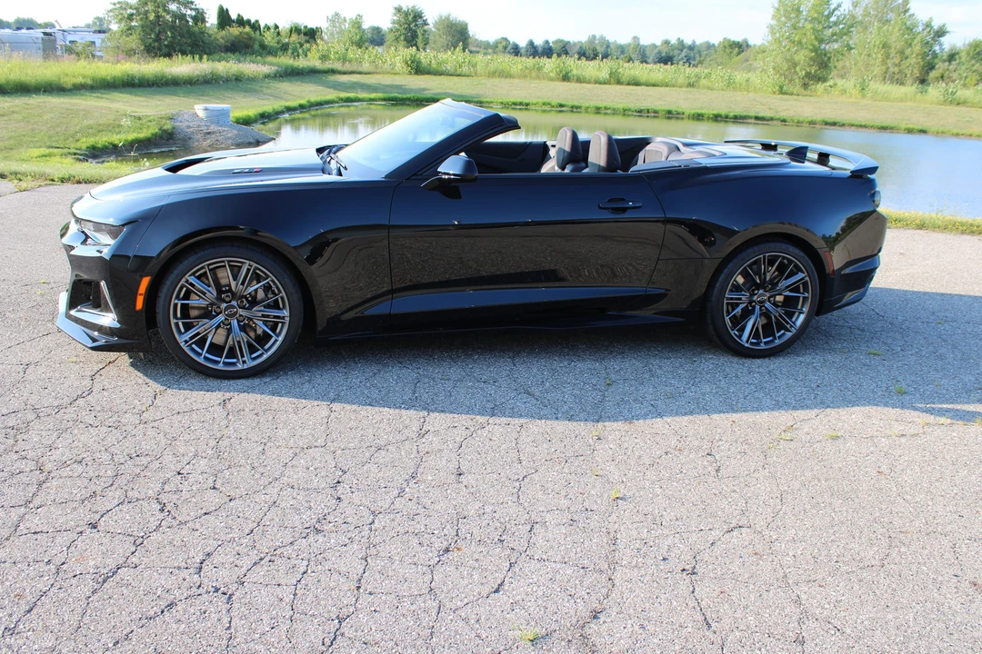 2023 Chevrolet Camaro ZL1 6th Gen - Image 7 of 31