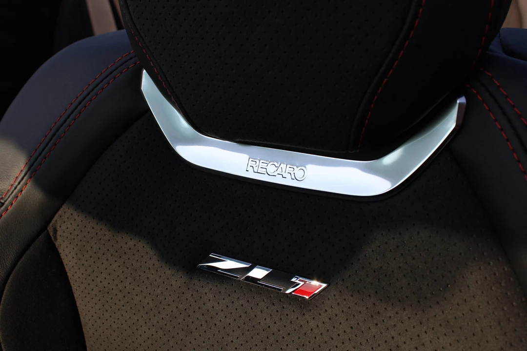 2023 Chevrolet Camaro ZL1 6th Gen - Image 30 of 31