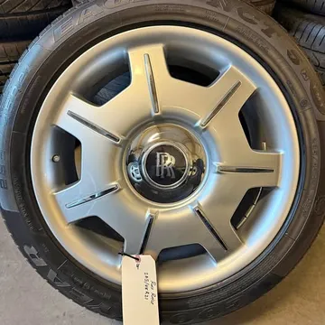 Rolls-Royce Phantom Wheels and Tires