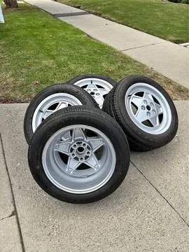 Ferrari Original Wheels and Tires for 1989 328 GTB