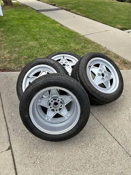 Ferrari Original Wheels and Tires for 1989 328 GTB