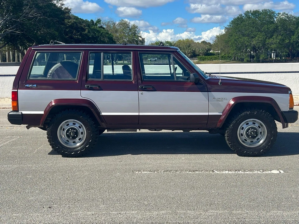 1984 Jeep XJ Cherokee - Image 10 of 31