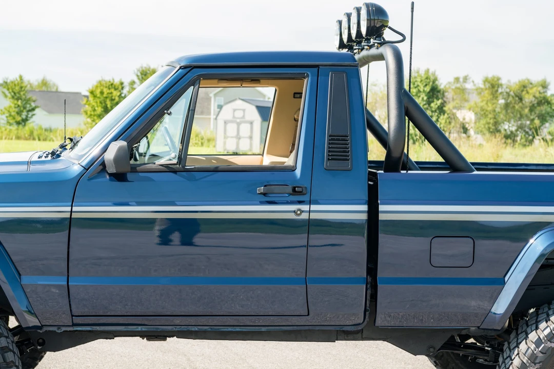 1988 Jeep Comanche - Image 24 of 31