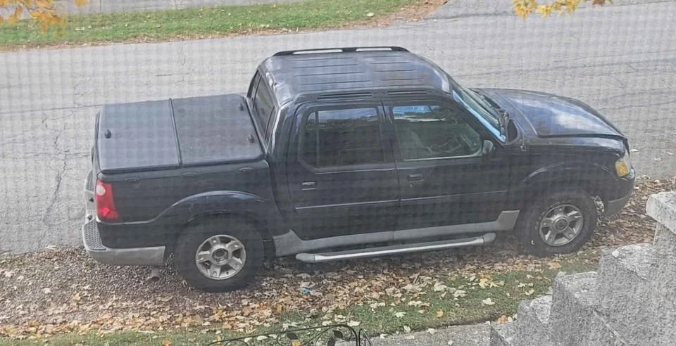 Ford Explorer Sport Trac - Image 2 of 2