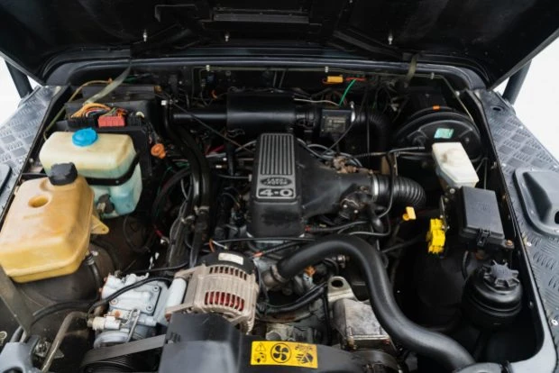 1986 Land Rover Defender 110 - Image 8 of 9