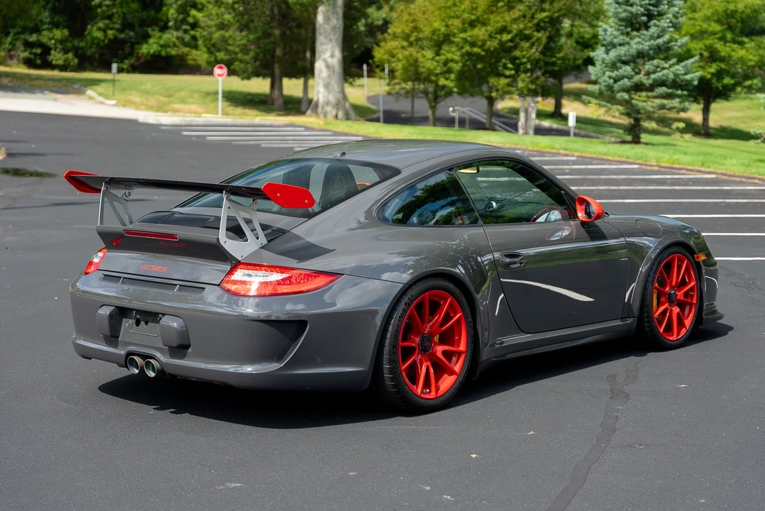 2010 Porsche 997 GT3 RS - Image 11 of 31