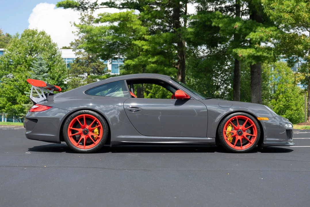 2010 Porsche 997 GT3 RS - Image 12 of 31