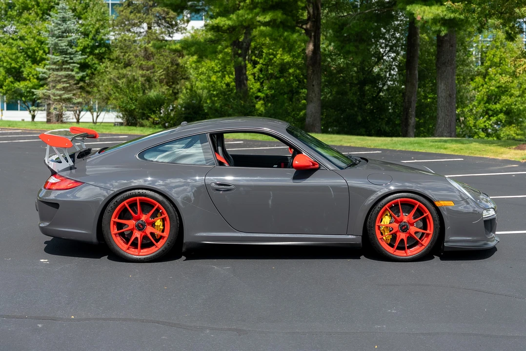 2010 Porsche 997 GT3 RS - Image 13 of 31
