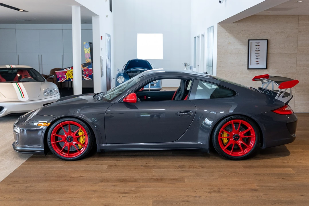 2010 Porsche 997 GT3 RS - Image 21 of 31