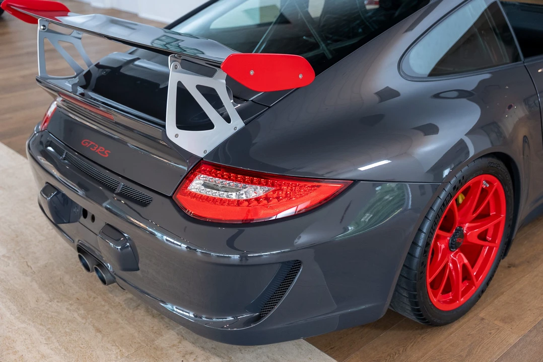 2010 Porsche 997 GT3 RS - Image 27 of 31