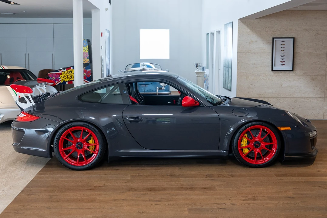 2010 Porsche 997 GT3 RS - Image 29 of 31