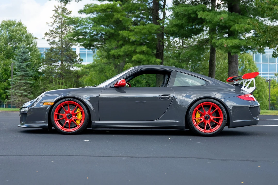 2010 Porsche 997 GT3 RS - Image 4 of 31