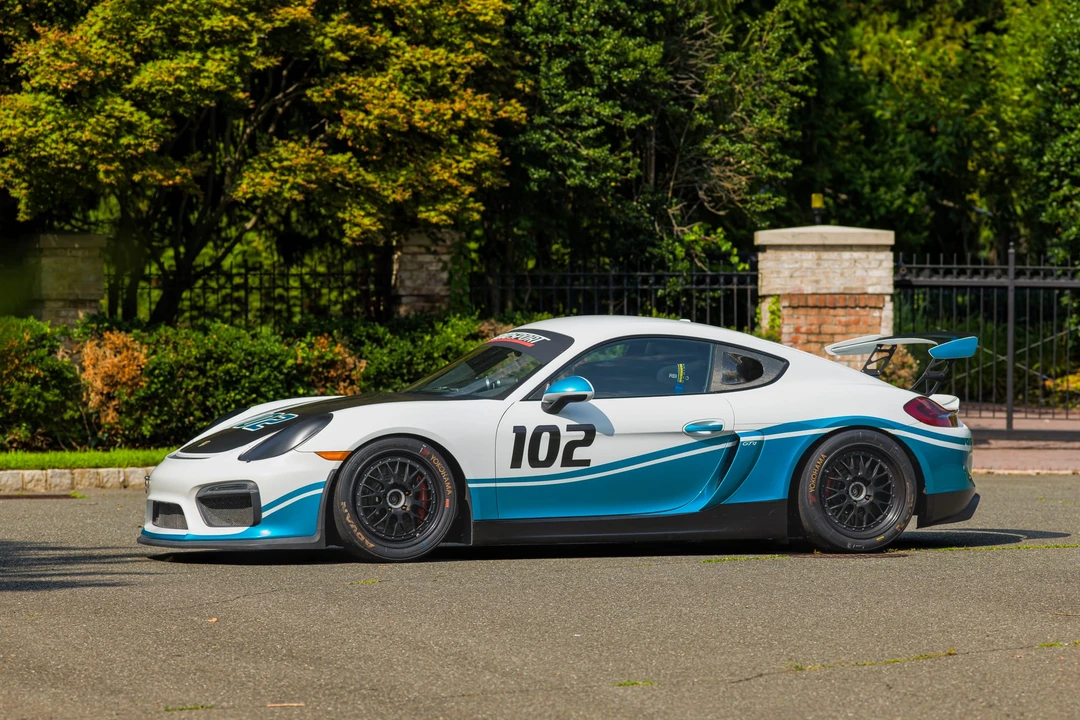 2016 Porsche 981 Cayman GT4 - Image 8 of 31
