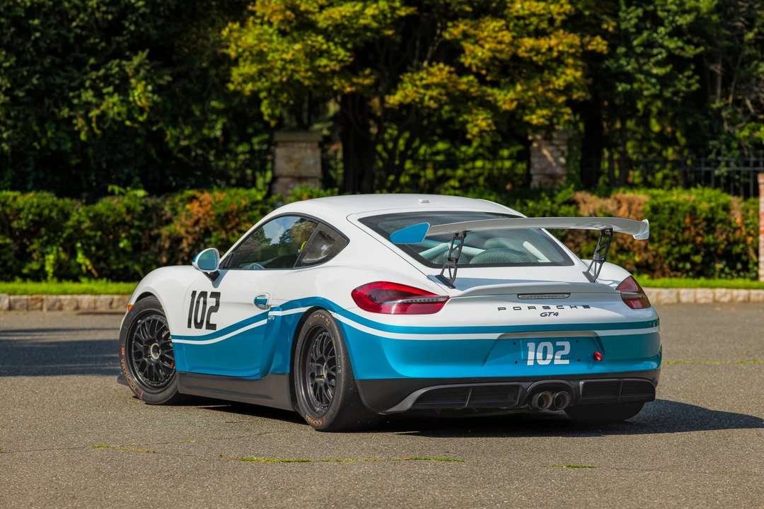 2016 Porsche 981 Cayman GT4 - Image 14 of 31
