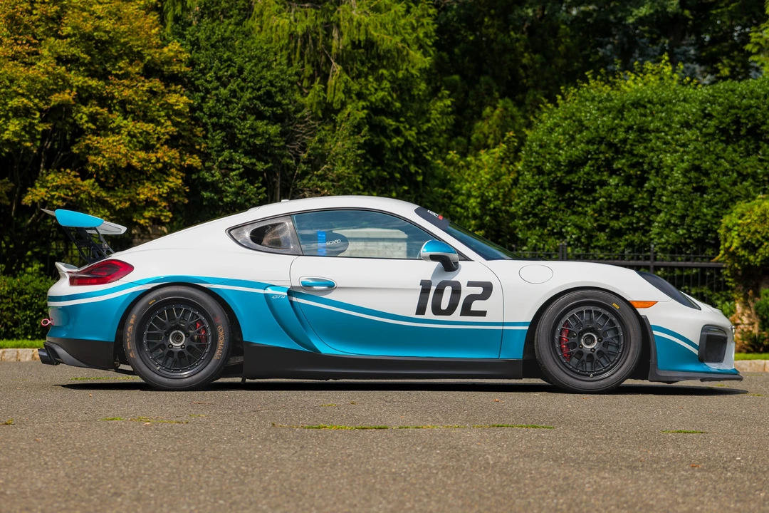 2016 Porsche 981 Cayman GT4 - Image 28 of 31