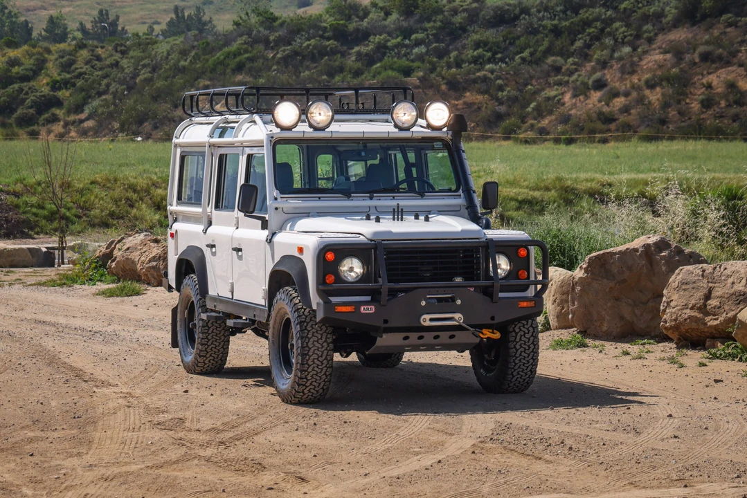 1993 Land Rover Defender 110 - Image 3 of 31