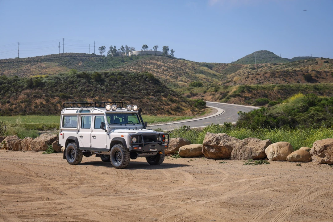 1993 Land Rover Defender 110 - Image 5 of 31