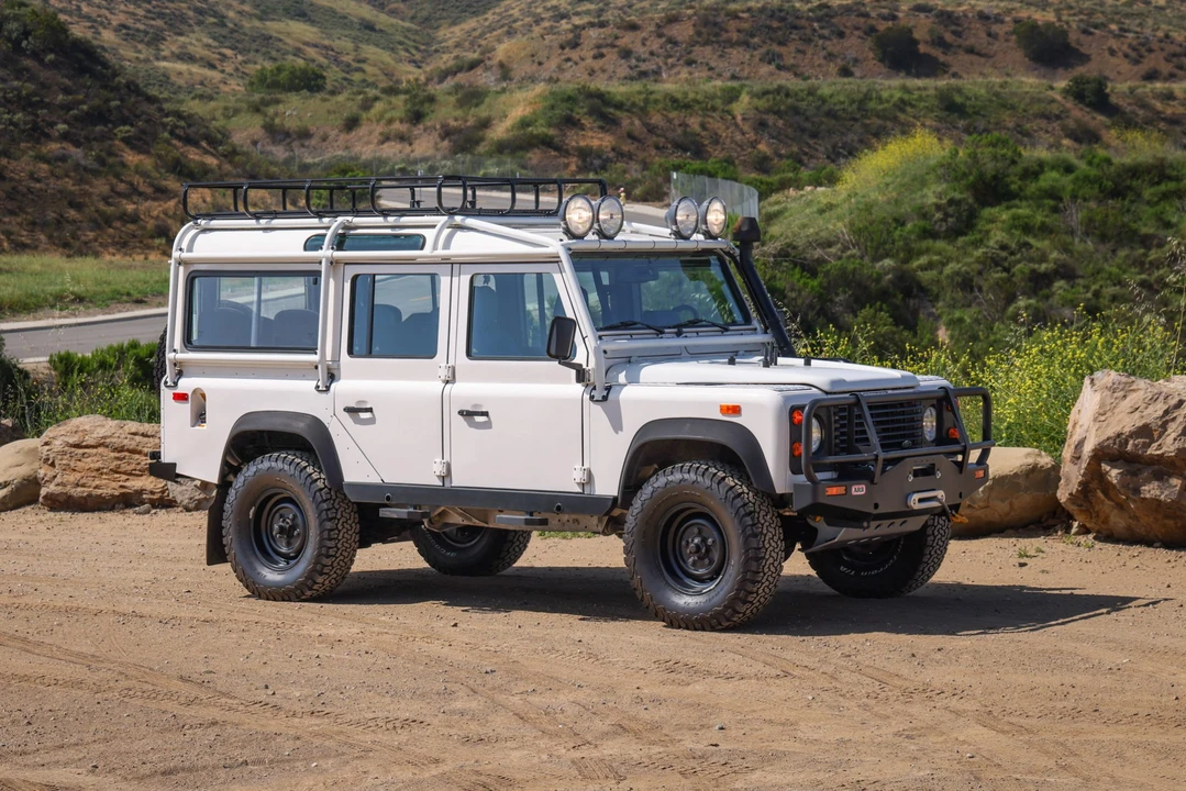 1993 Land Rover Defender 110 - Image 6 of 31