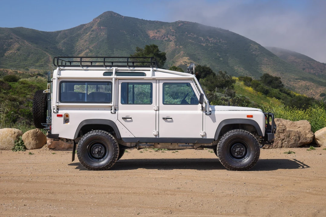 1993 Land Rover Defender 110 - Image 7 of 31