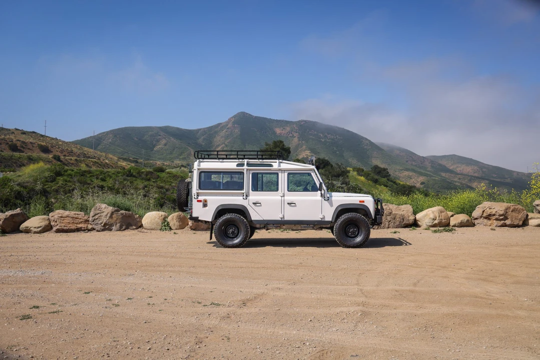1993 Land Rover Defender 110 - Image 8 of 31