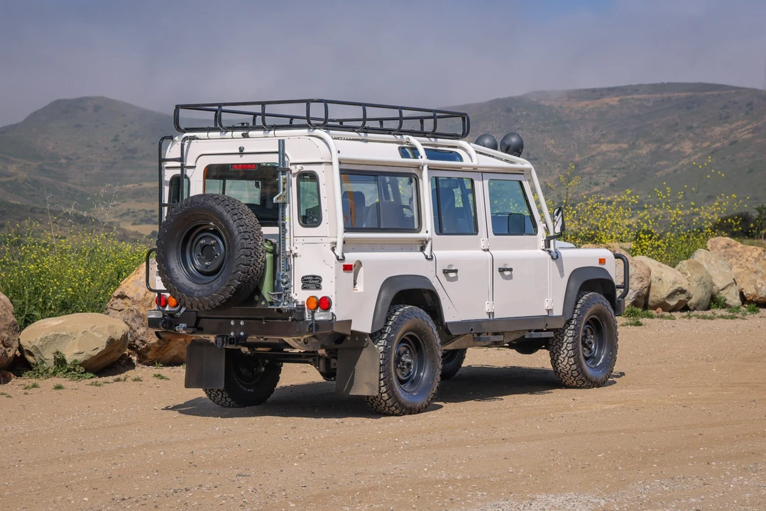 1993 Land Rover Defender 110 - Image 10 of 31