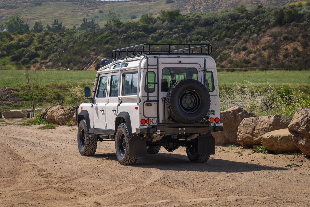 1993 Land Rover Defender 110 - Image 14 of 31