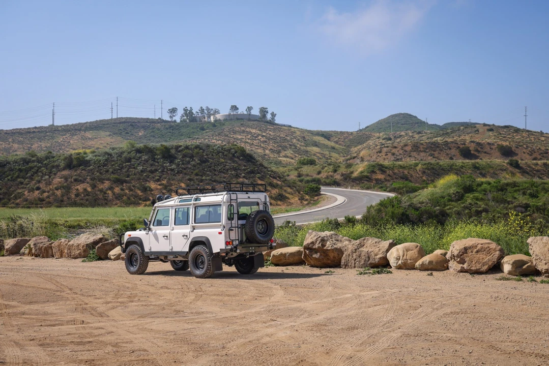 1993 Land Rover Defender 110 - Image 16 of 31