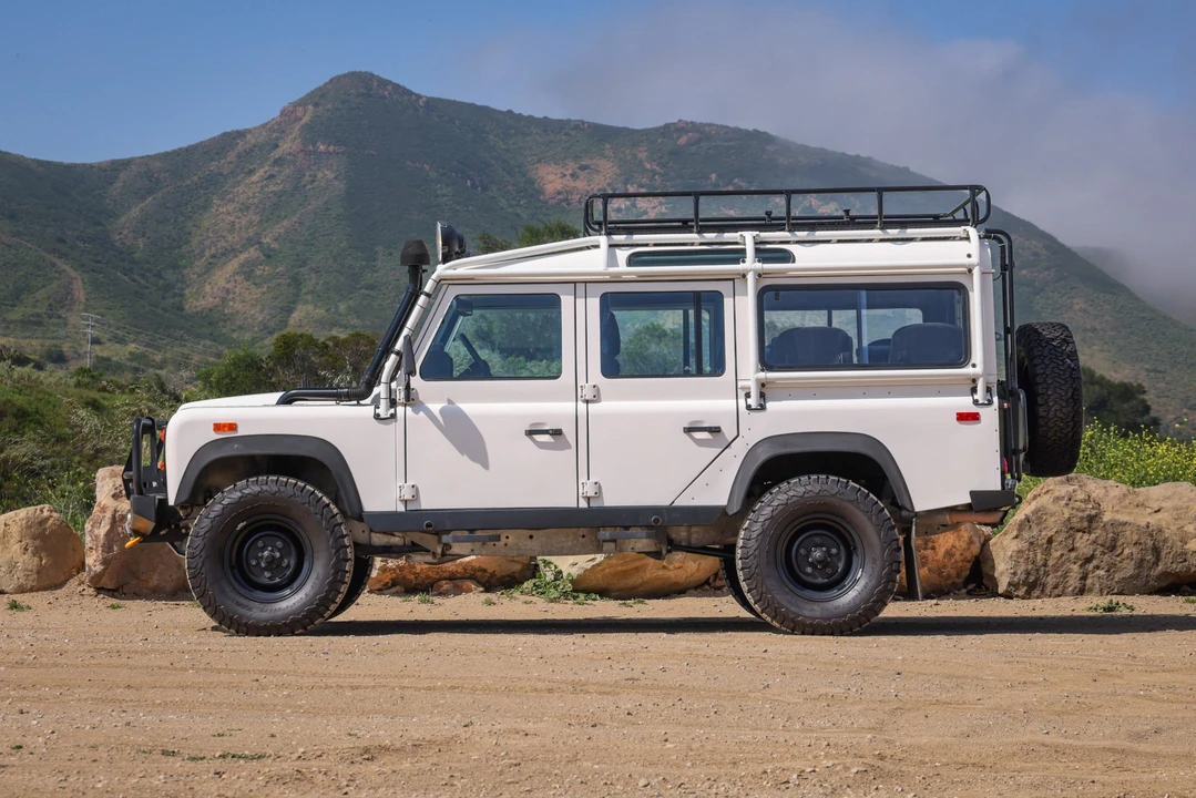 1993 Land Rover Defender 110 - Image 18 of 31