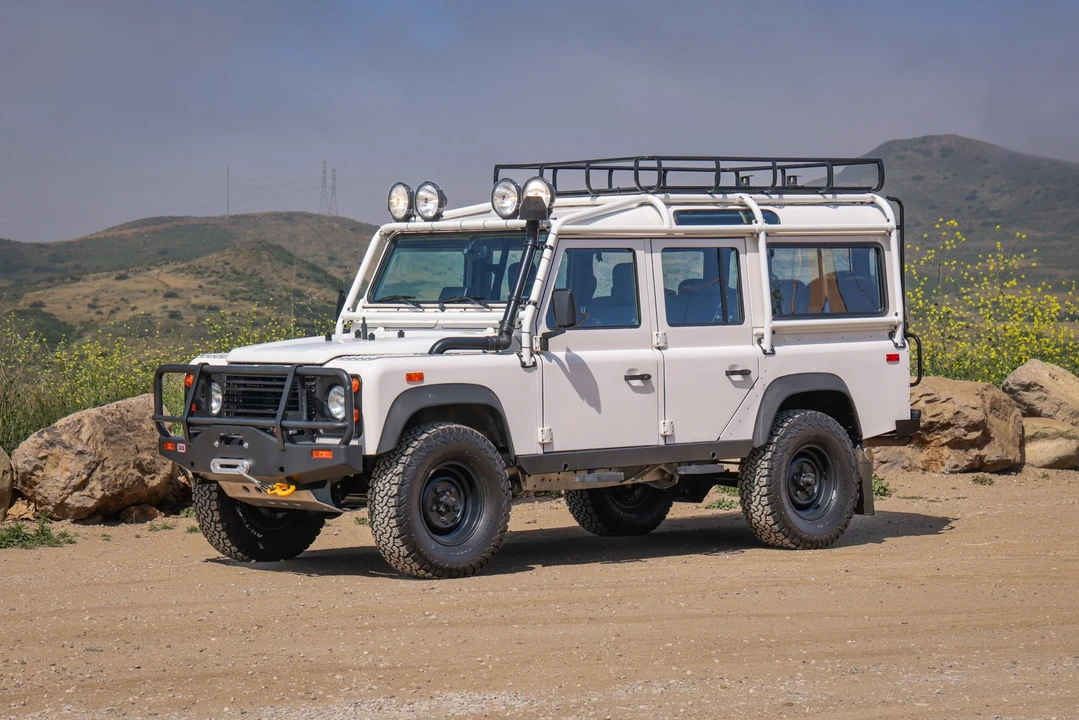 1993 Land Rover Defender 110 - Image 20 of 31