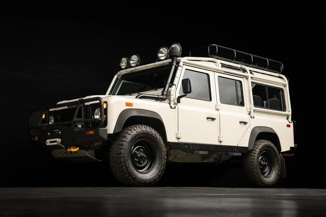 1993 Land Rover Defender 110 - Image 24 of 31