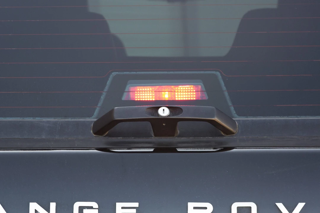 1993 Land Rover Range Rover Classic - Image 30 of 31