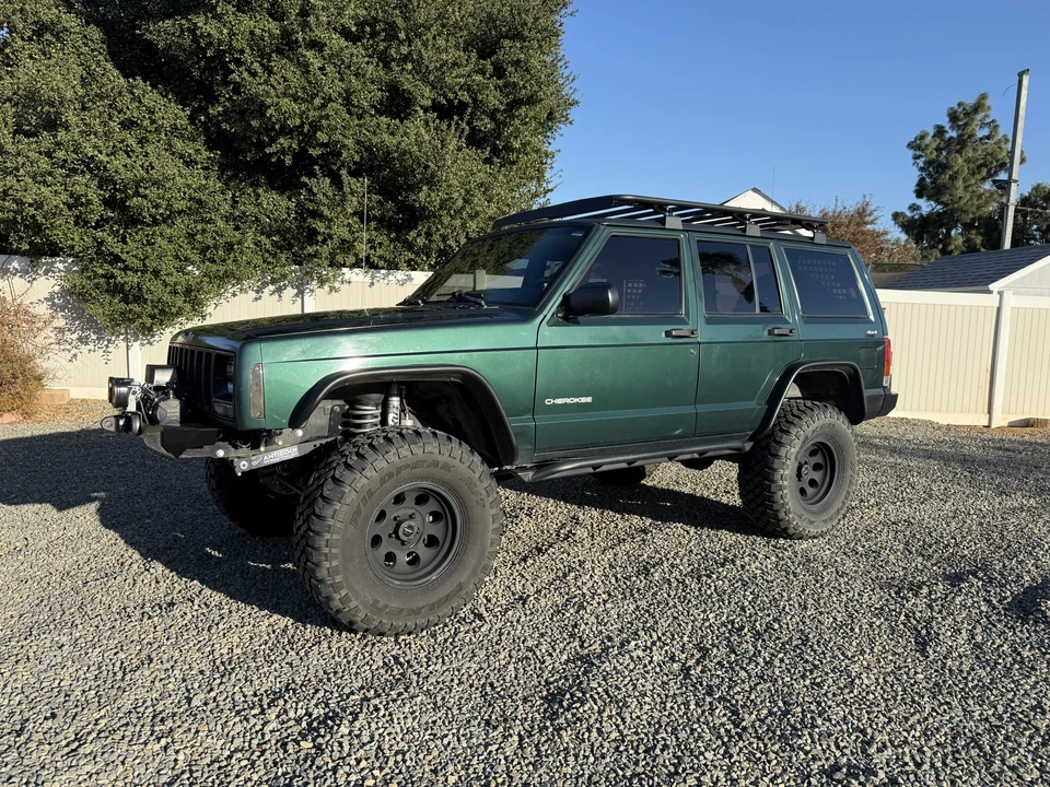2000 Jeep XJ Cherokee - Image 3 of 31