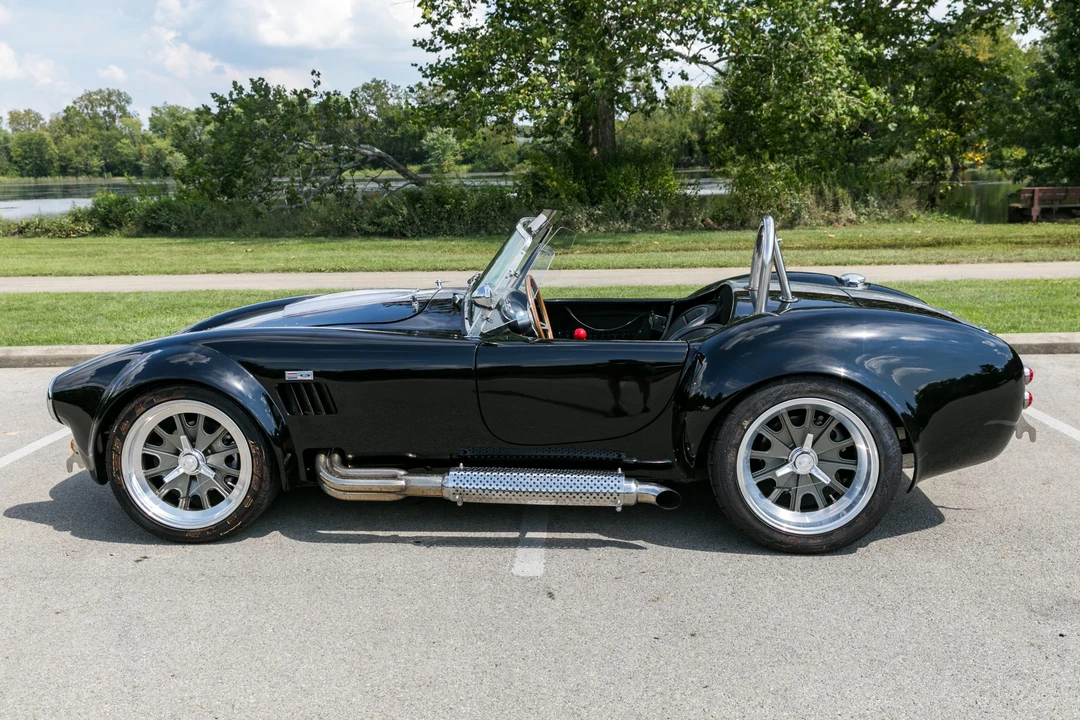 Shelby Cobra Replica - Image 11 of 31