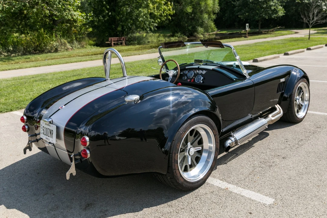 Shelby Cobra Replica - Image 7 of 31