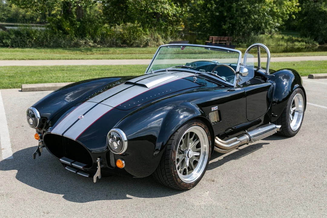 Shelby Cobra Replica - Image 2 of 31