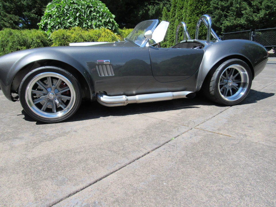 Shelby Cobra Replica - Image 4 of 31