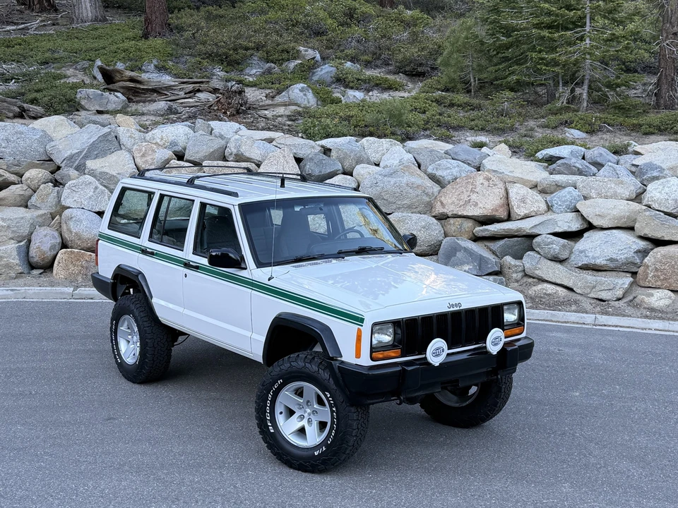 1998 Jeep XJ Cherokee - Image 2 of 31