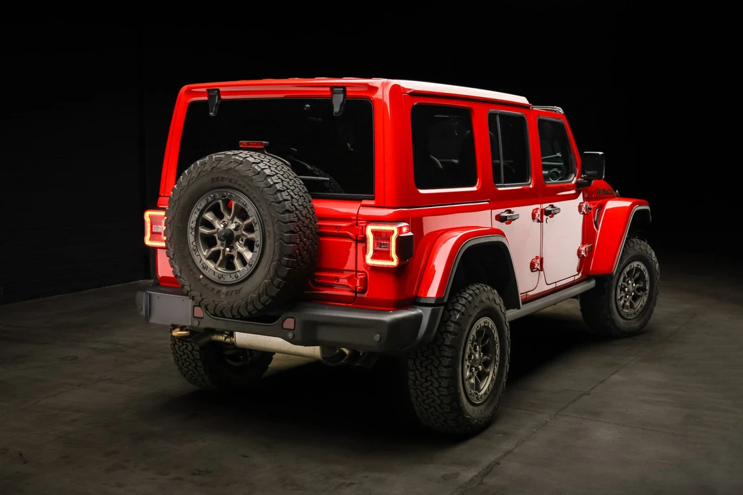 2022 Jeep JL Wrangler - Image 18 of 31