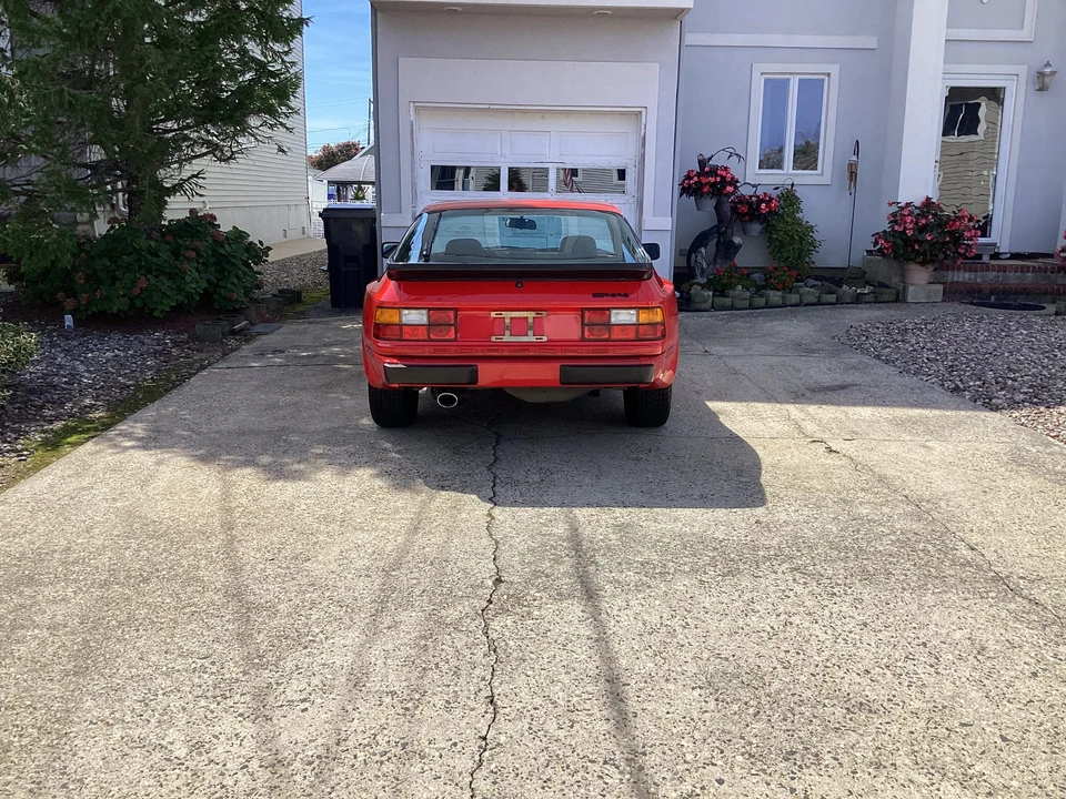 1984 Porsche 944 - Image 28 of 31