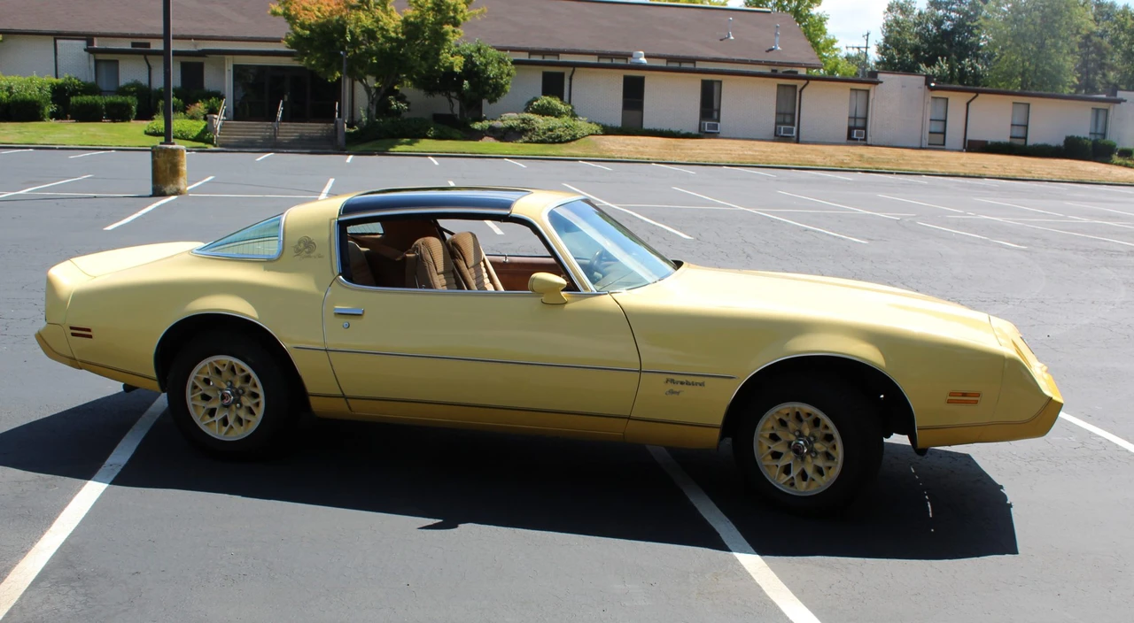 1980 Pontiac Firebird 2nd Gen - Image 27 of 31
