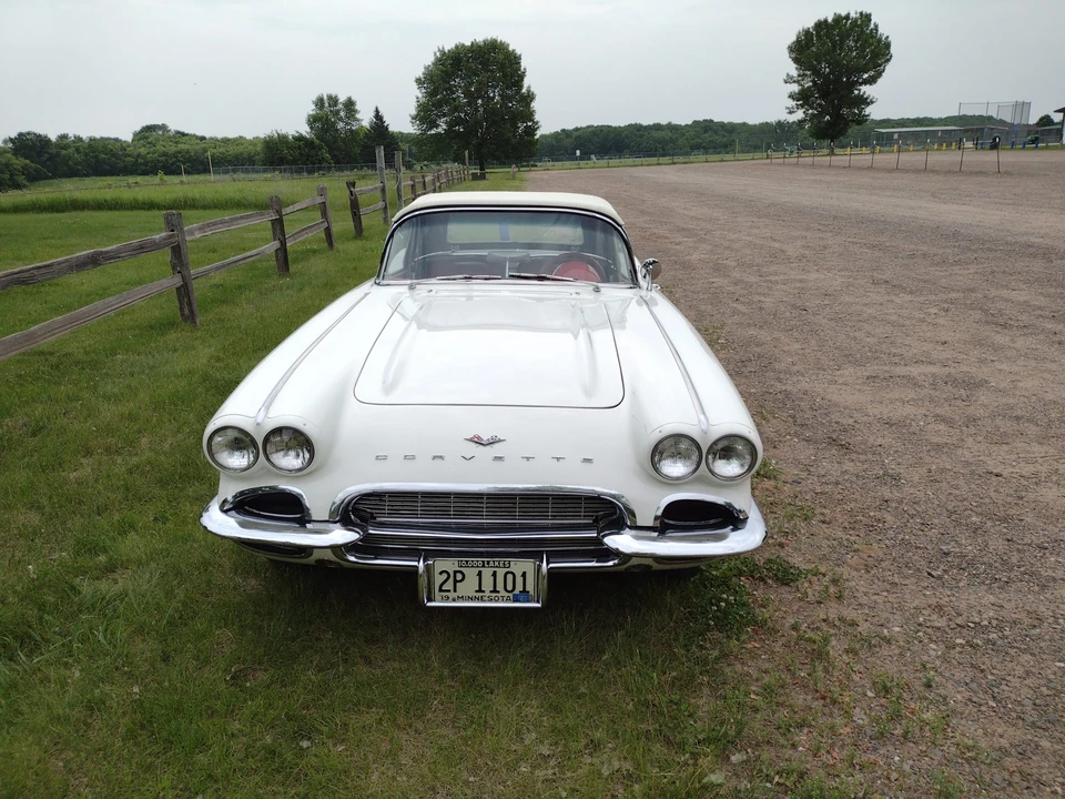 1961 Chevrolet Corvette C1 - Image 13 of 31