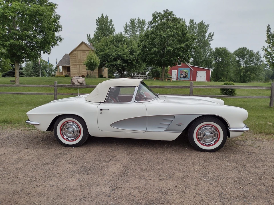 1961 Chevrolet Corvette C1 - Image 22 of 31