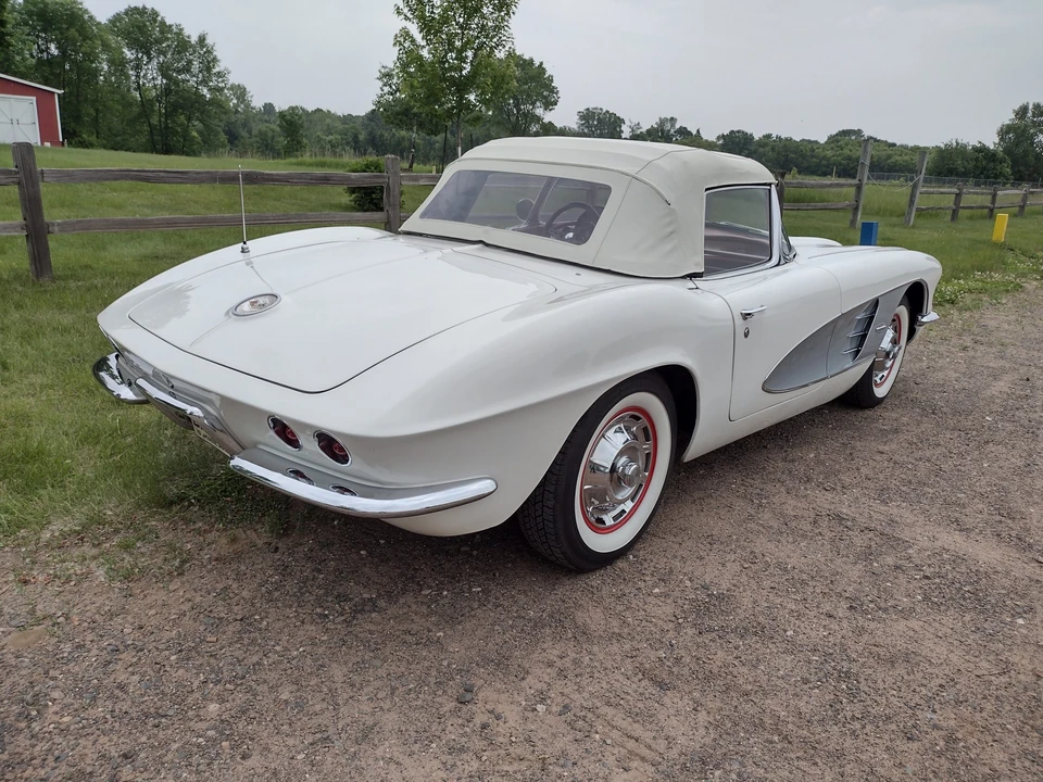 1961 Chevrolet Corvette C1 - Image 20 of 31