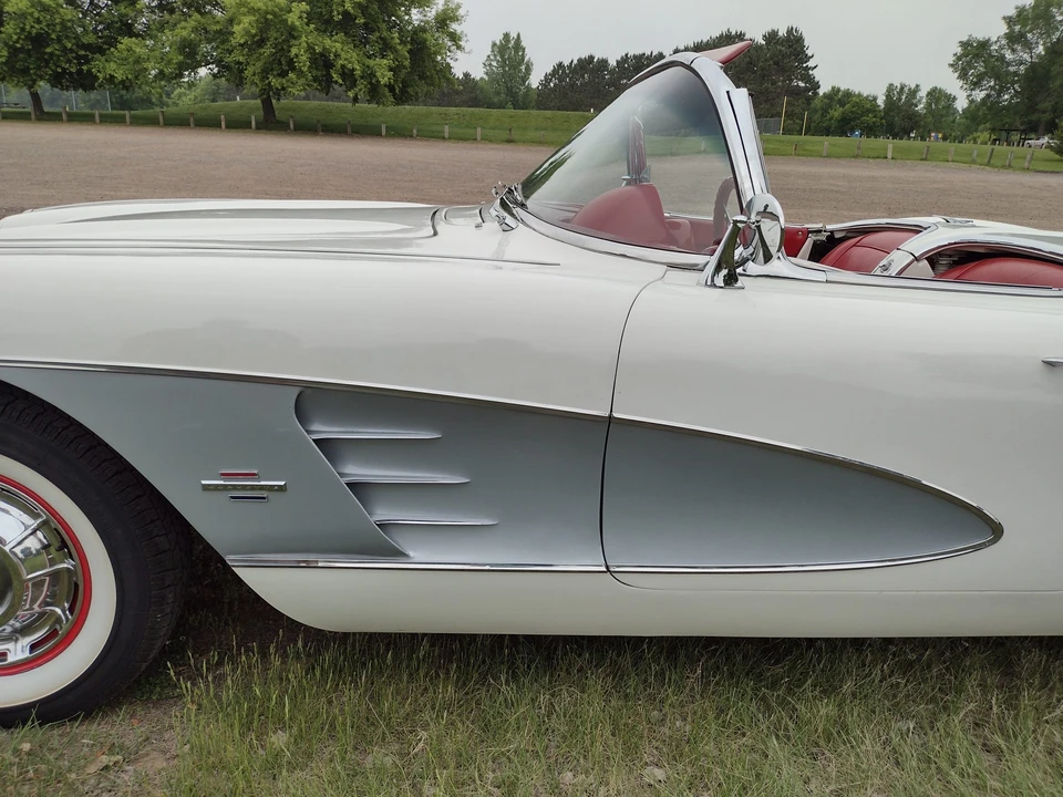 1961 Chevrolet Corvette C1 - Image 29 of 31