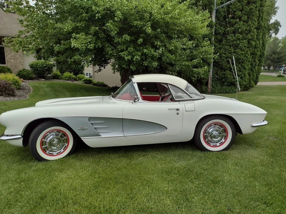 1961 Chevrolet Corvette C1 - Image 28 of 31